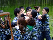 優(yōu)勝國貿(mào)組織員工進(jìn)行戶外拓展活動(dòng)