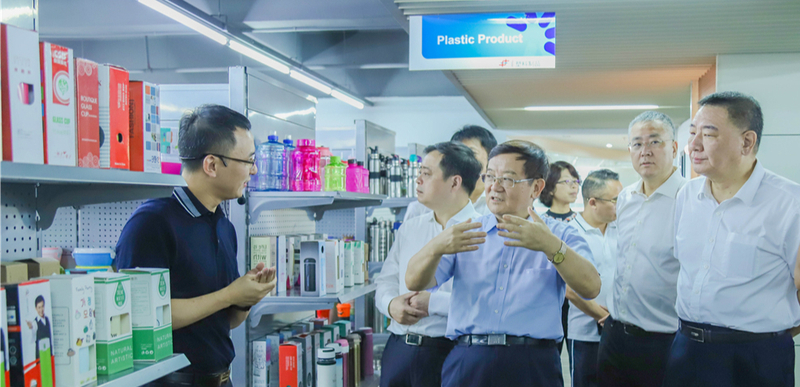 中央統戰部副部長徐樂江來賽爾集團調研