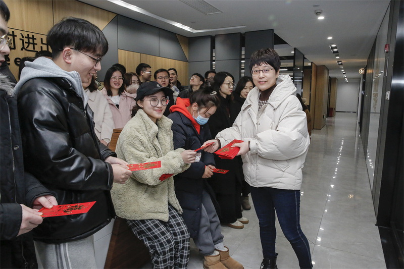 綠時(shí)笑開吉祥門 虎年喜迎追夢(mèng)人